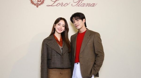 ຄູ່ສາວຝຣັ່ງ